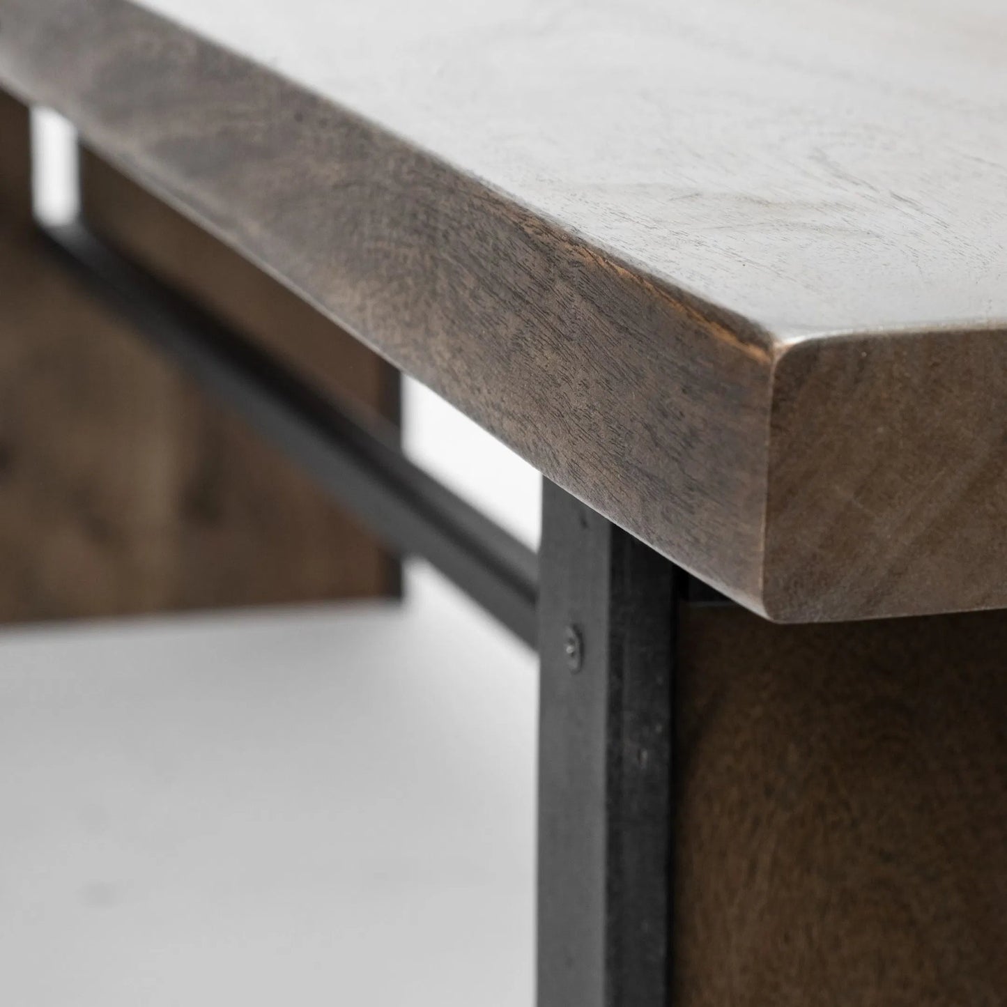 004 SR-815489 | Additional Silo | Ledger Bench by Mercana in natural. Made from unique in a modern style.