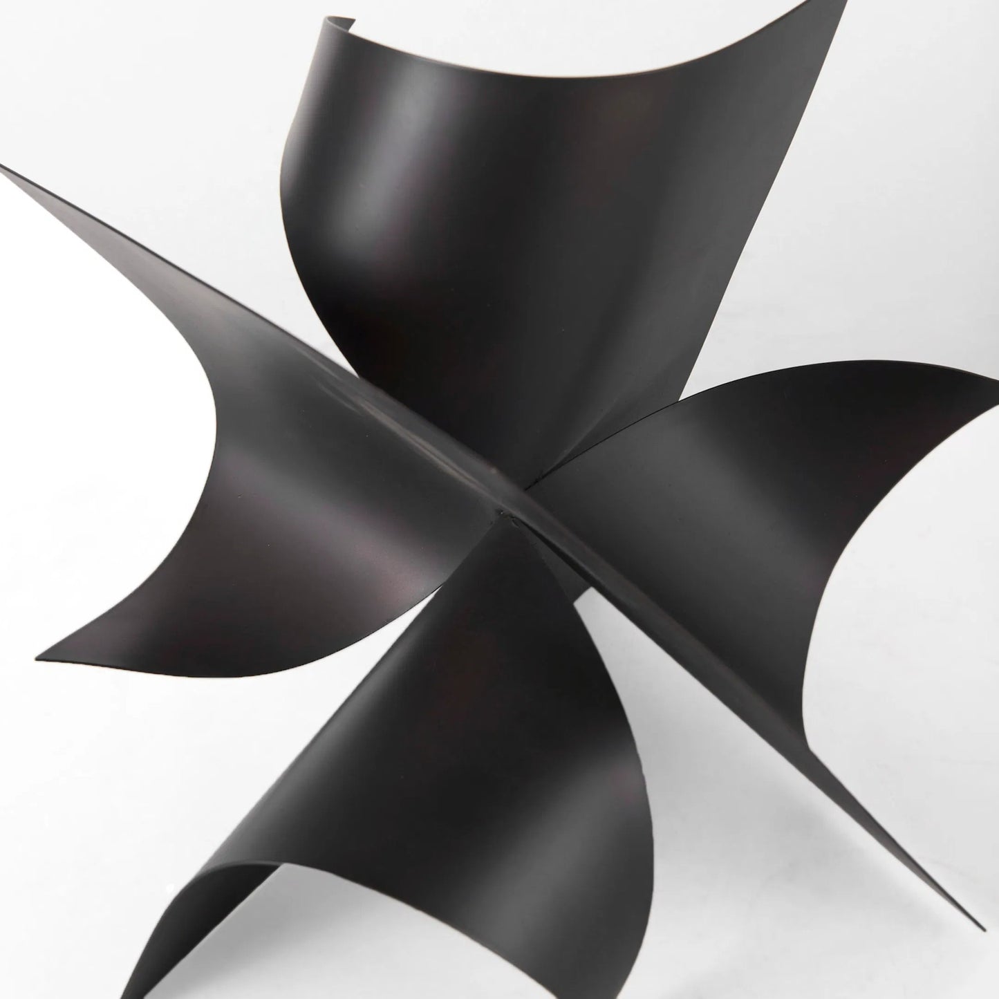 027 SI-2369429 | Closeup | Francesca Sculpture by Mercana. Made from metal in a unique style.