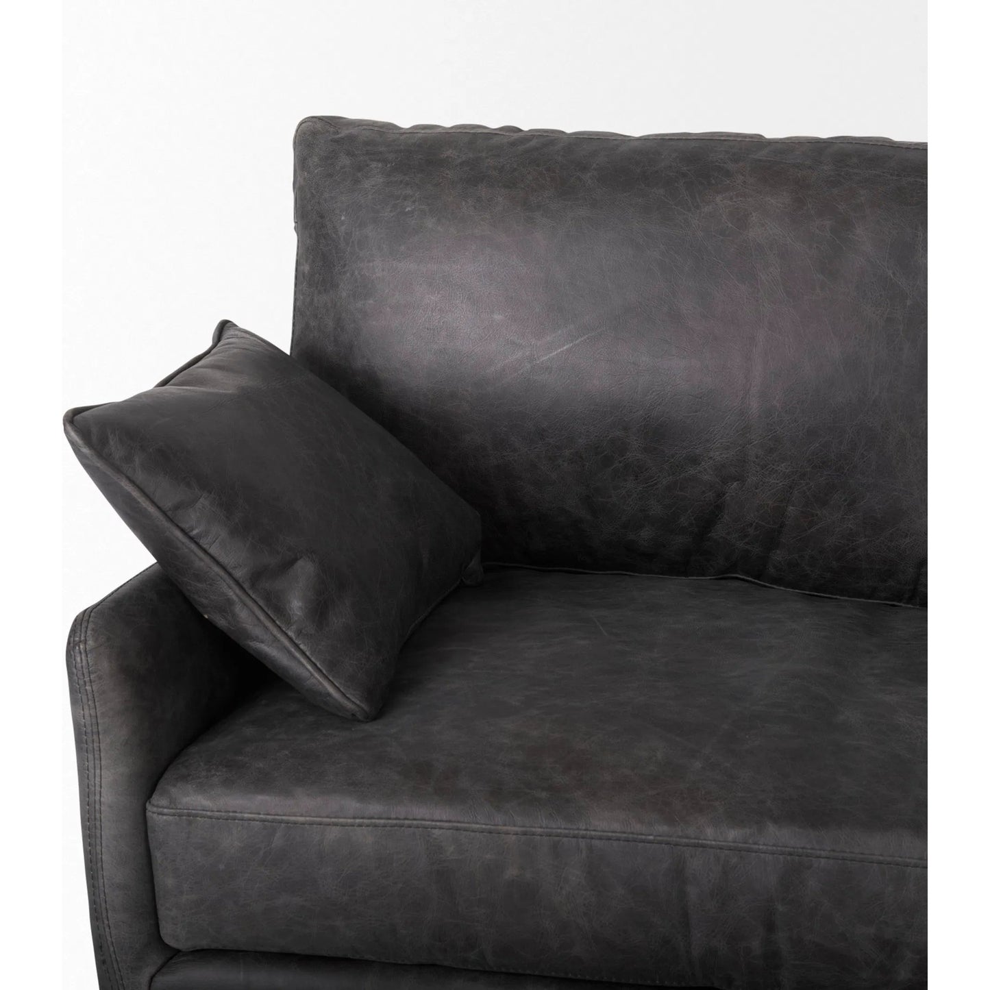 009 SI-2369308 | Closeup | Cochrane Sofa by Mercana. Made from genuine leather in a modern style.