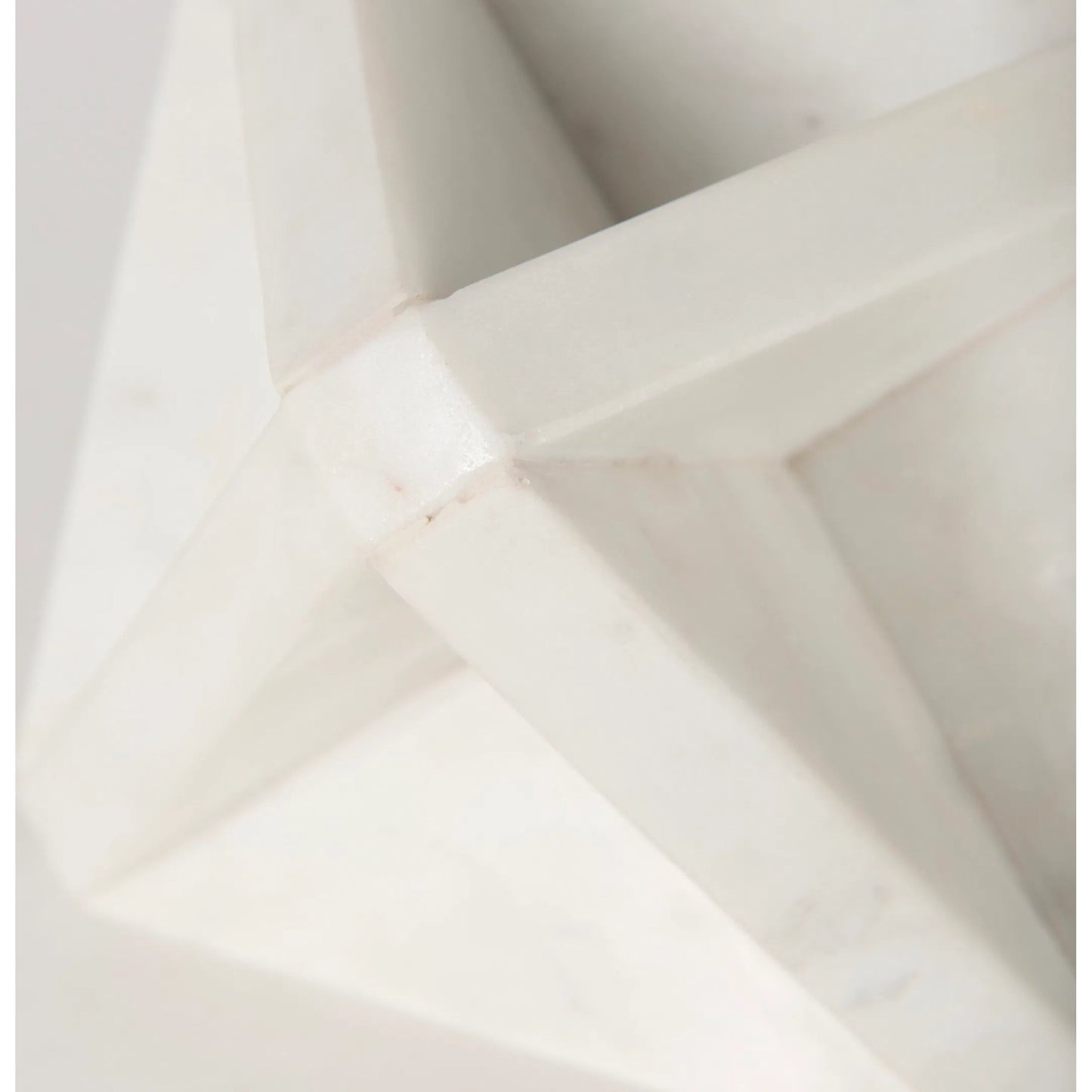 005 SI-2369467 | Closeup | Sophia Object by Mercana in white. Made from marble in a unique style.