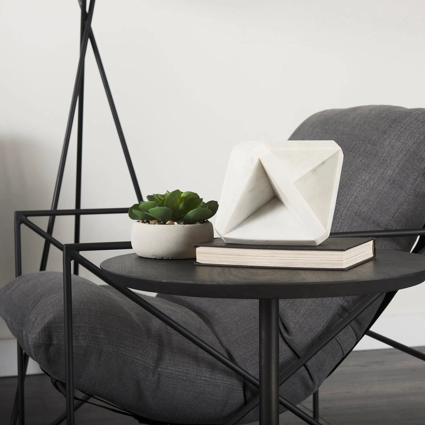 009 SI-2369467 | Lifestyle | Sophia Object by Mercana in white. Made from marble in a unique style.