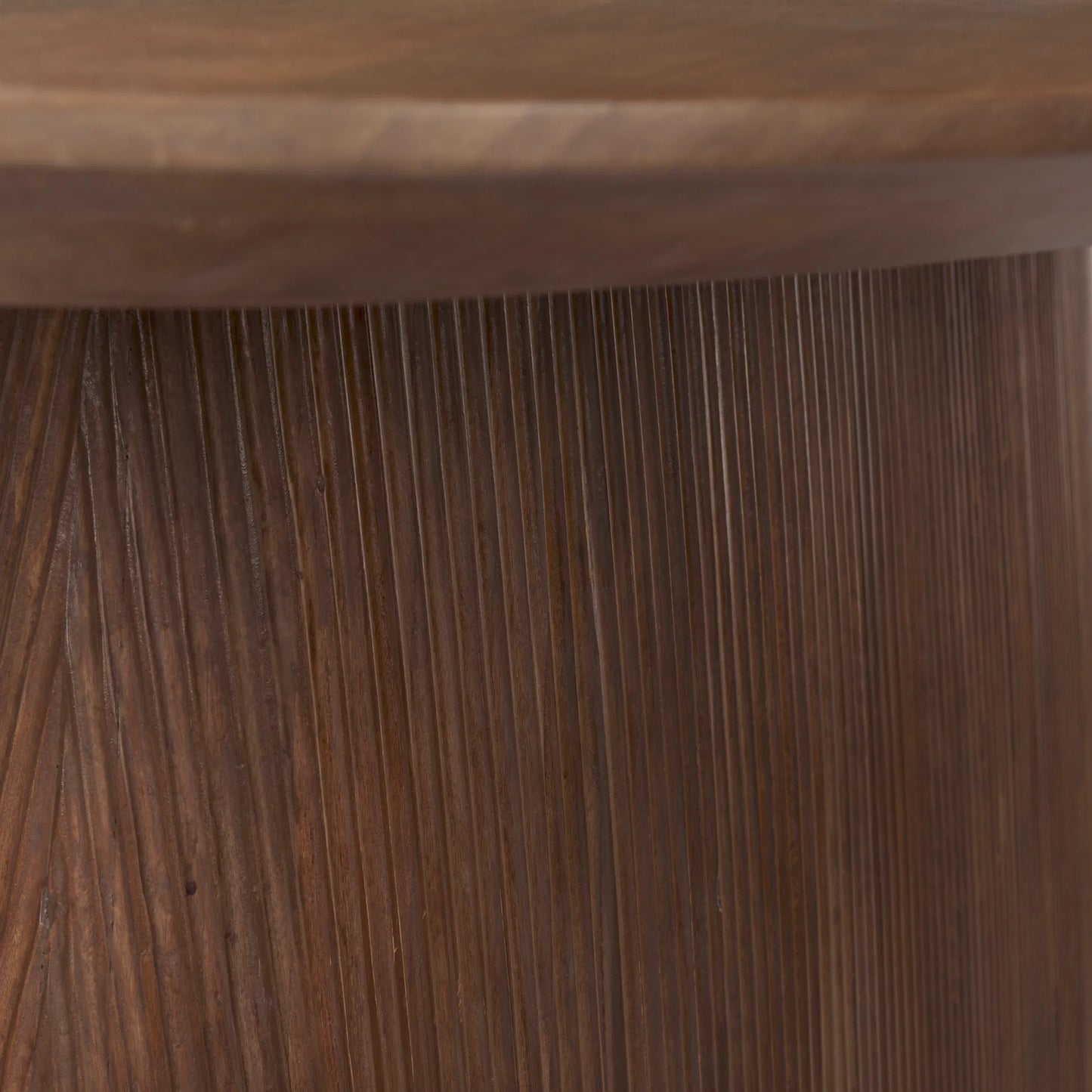 013 SI-2369932 | Closeup | Lance Dining Table by Mercana in brown. Made from solid wood in a transitional style.