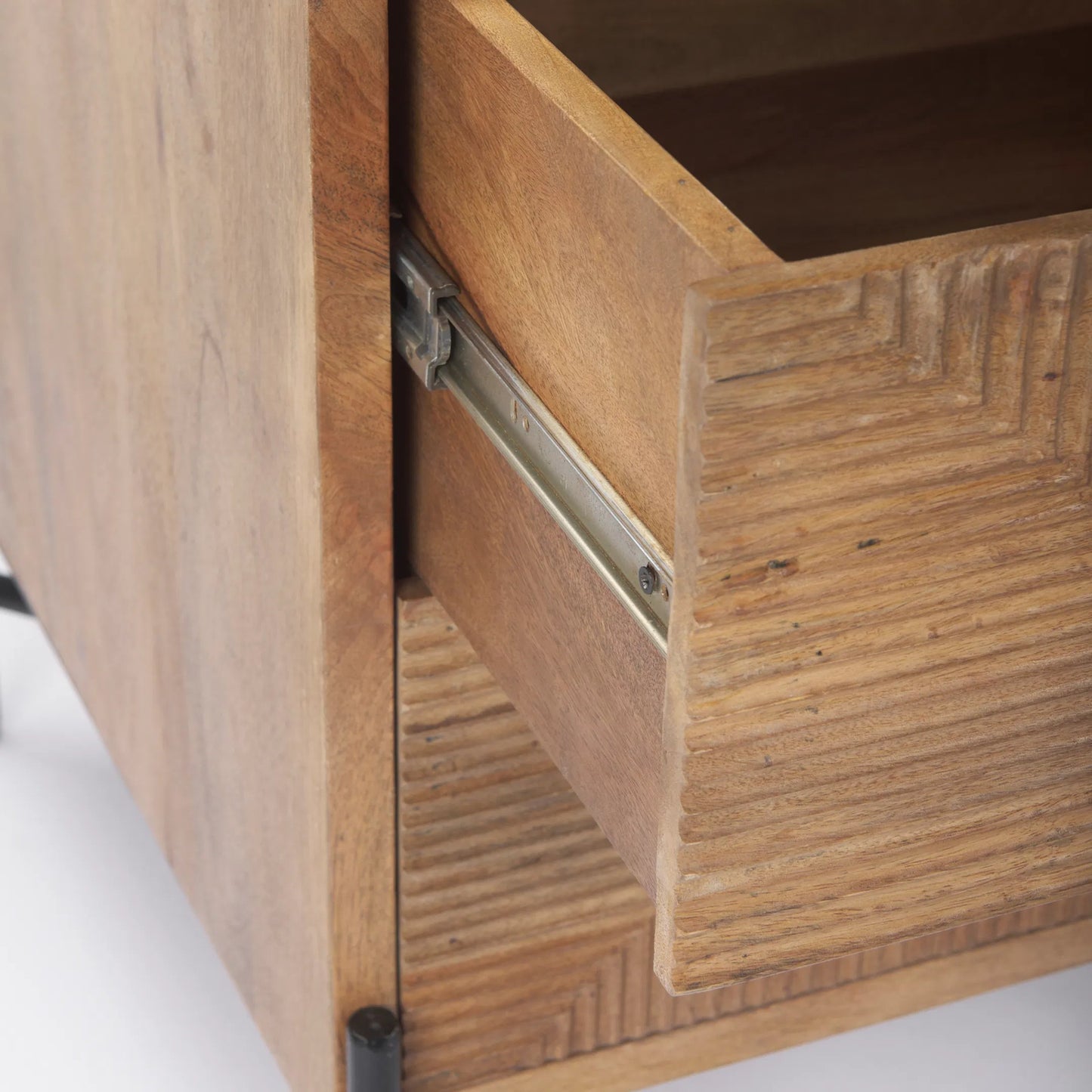 006 SI-2369893 | Closeup | Cairo Side Table by Mercana in brown. Made from solid wood in a unique style.