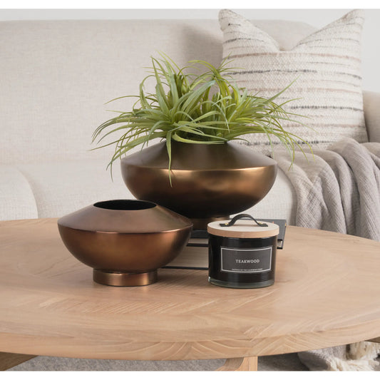 Quiana Vase by Mercana in gold. Made from metal in a modern style.