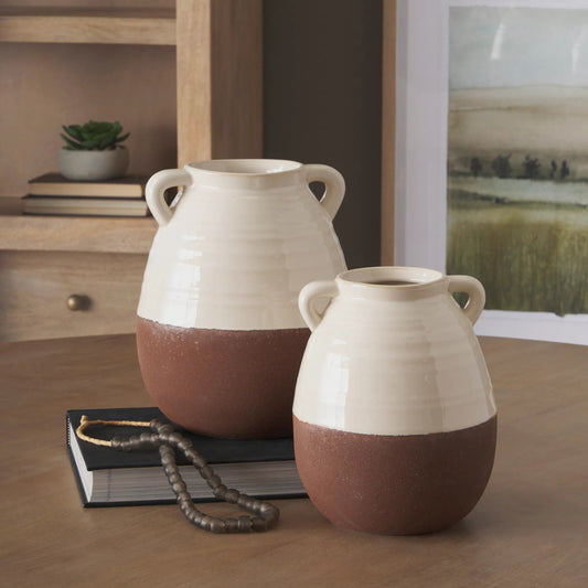 Tryna Vase by Mercana. Made from ceramic in a transitional style.
