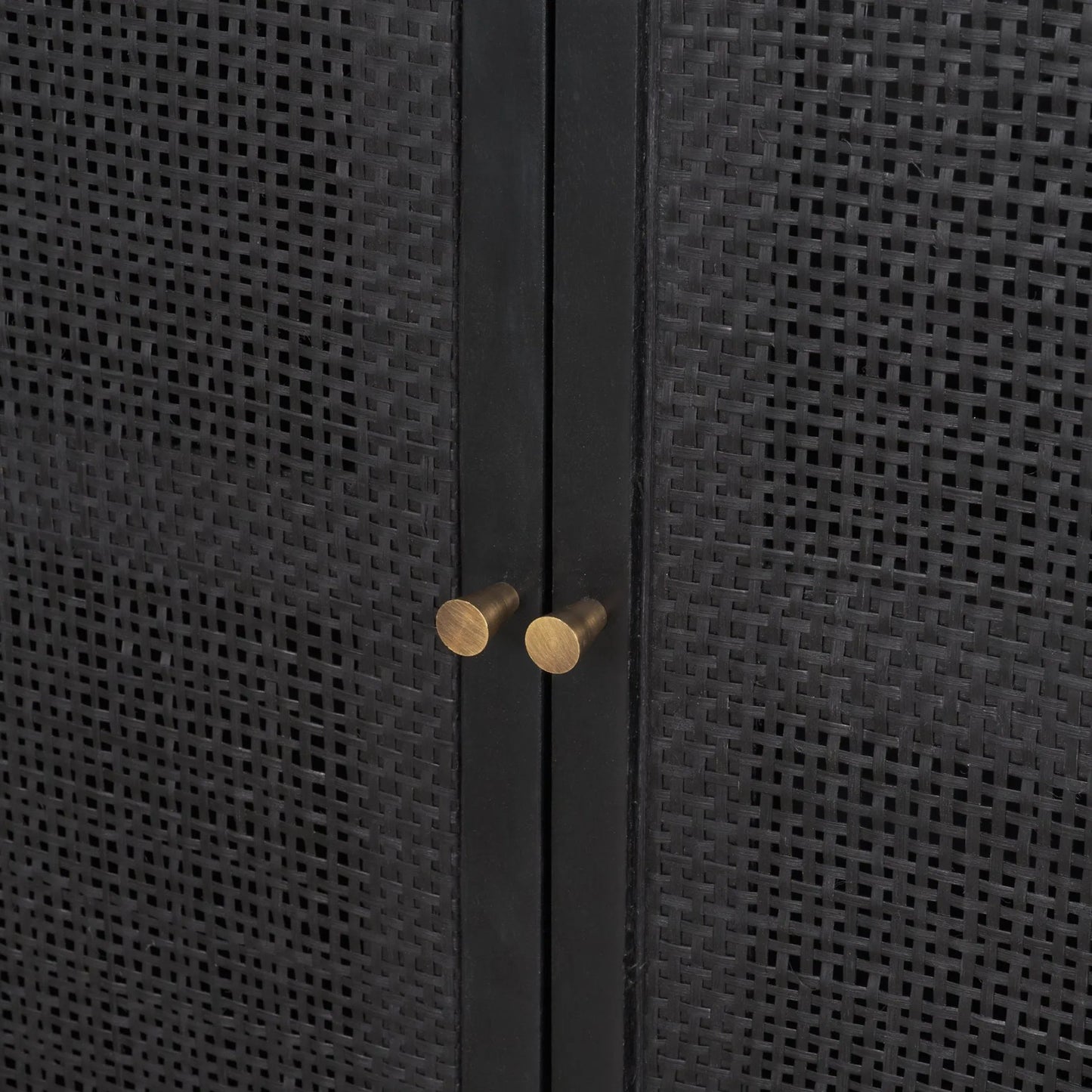 030 SI-2453211 | Closeup | Grier Sideboard by Mercana. Made from solid wood in a unique style.