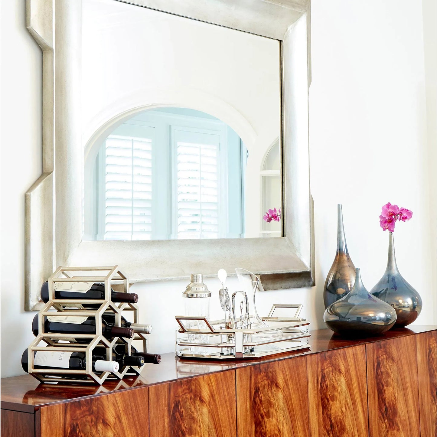 005 S-254463 | Lifestyle | Ariel Vase by Cyan Design in iridescent sunset. Made from glass in a modern style.