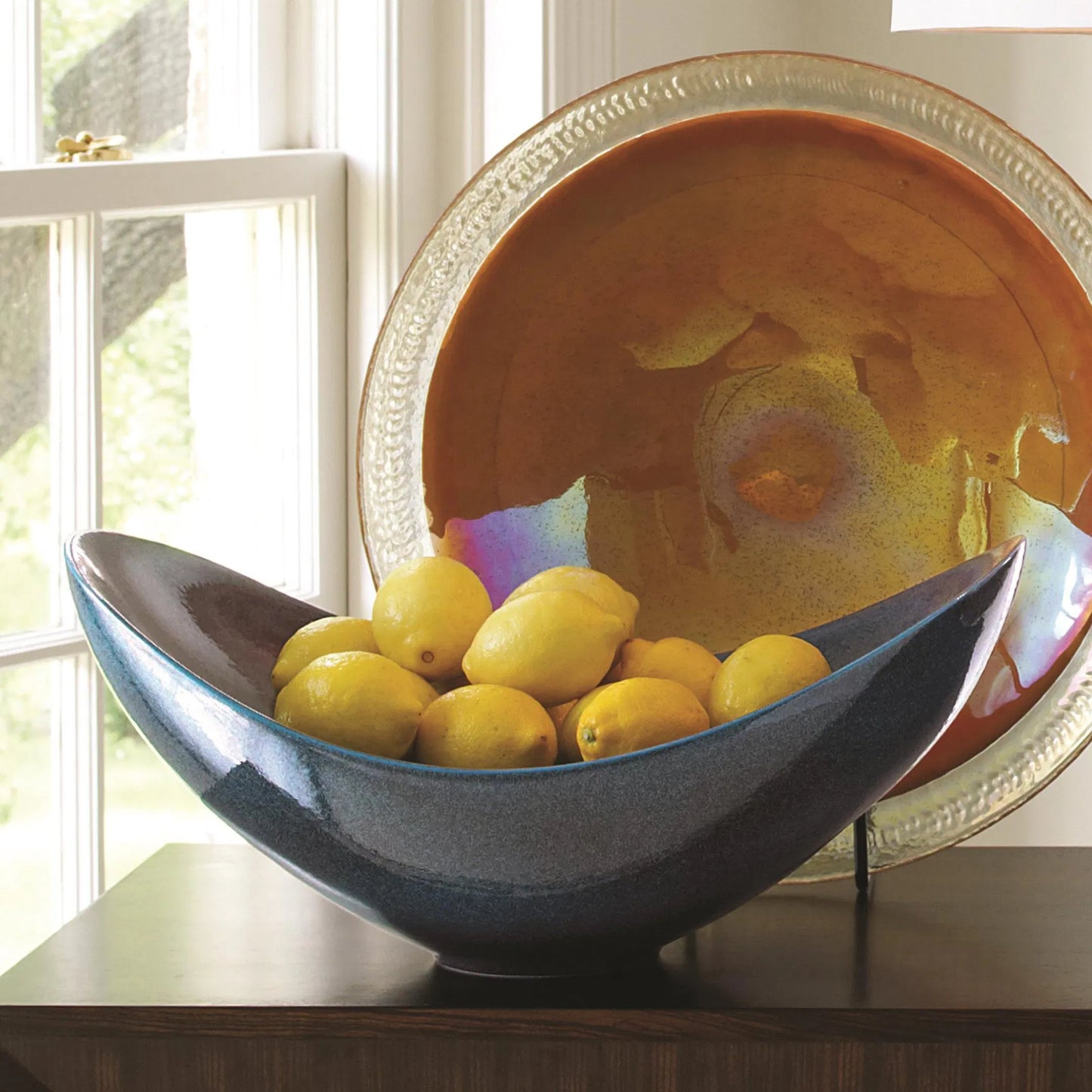 007 SR-702149 | Additional Silo | Swoop Bowl by Global Views. Made from ceramic in a modern style.
