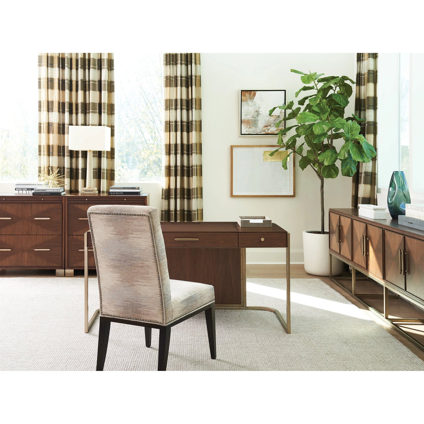 011 SI-2013204 | Lifestyle | Berwick Writing Desk by Sligh in dark walnut. Made from unique in a transitional style.