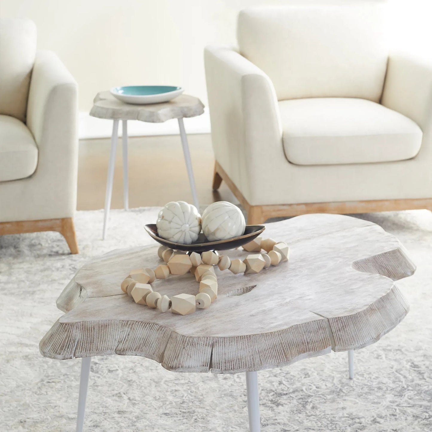 002 SI-1986985 | Lifestyle | Chicory Chair by Cyan Design in white - cream. Made from linen in a modern style.