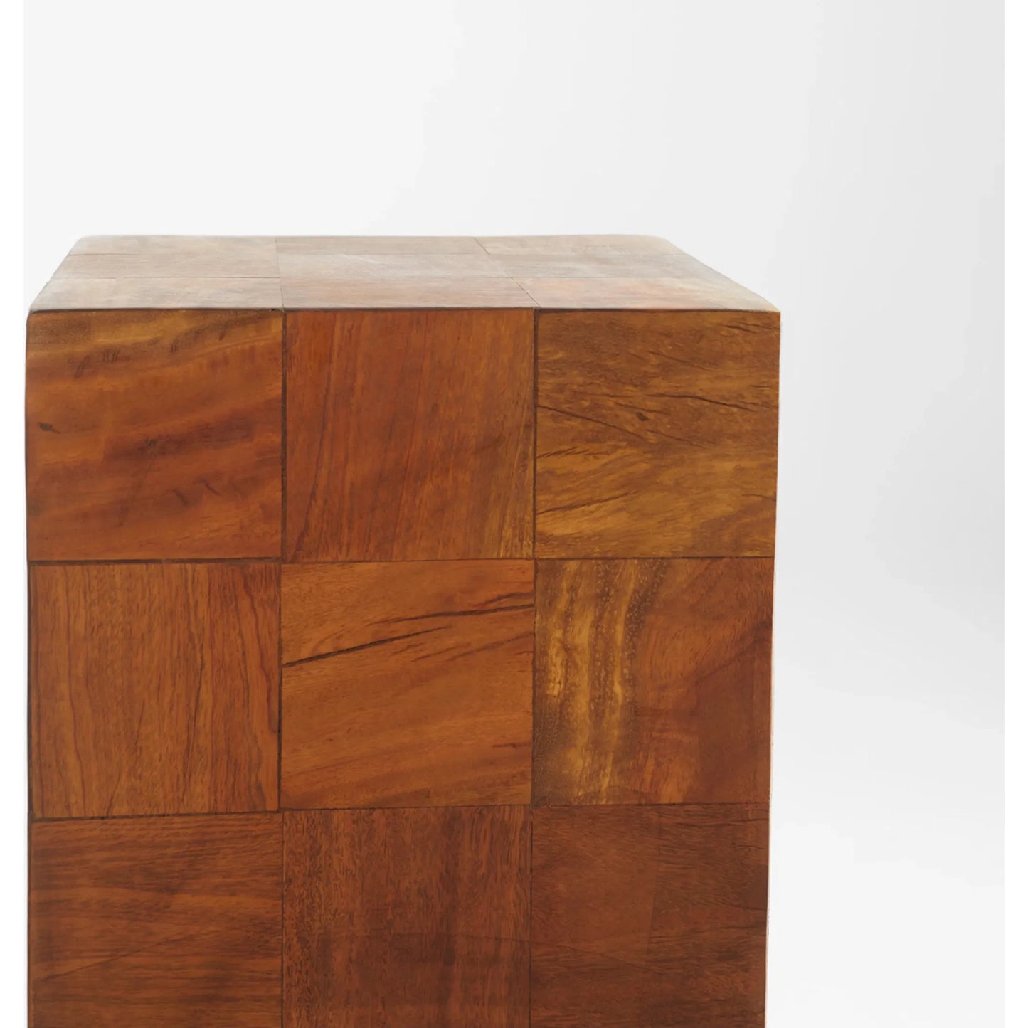 009 SI-1987104 | Lifestyle | Halma Pedestal by Cyan Design in oak. Made from unique in a modern style.