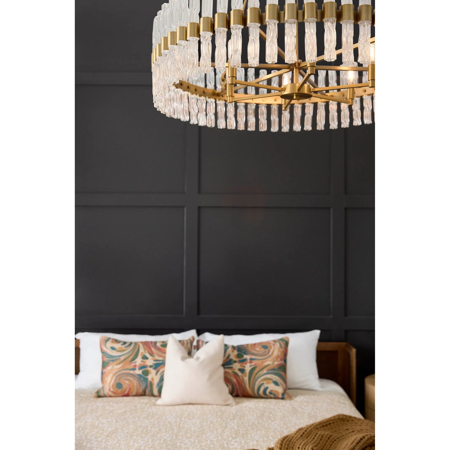 003 SI-2130420 | Lifestyle | Noble 6 Light Chandelier by Cyan Design in aged brass. Made from unique in a modern style.