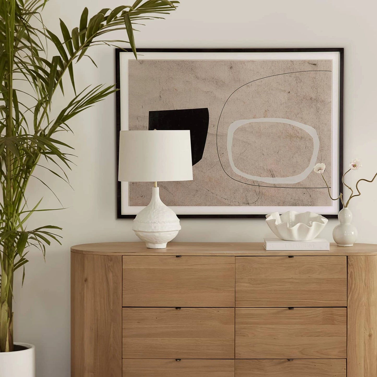 006 S-287233 | Lifestyle | Riviera Table Lamp by Regina Andrew in white, natural and white. Made from aluminum in a modern style.