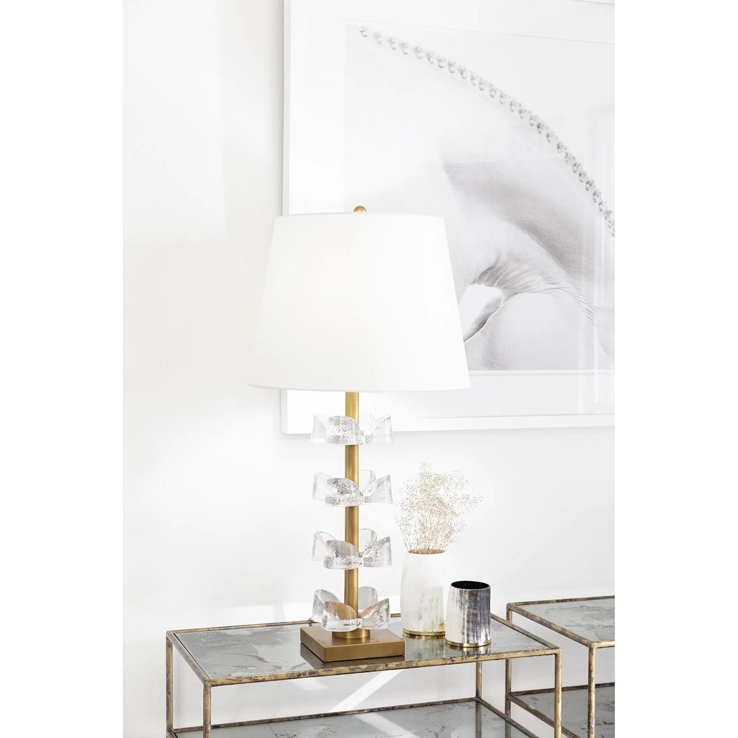 003 SI-2262604 | Lifestyle | Bella Table Lamp by Regina Andrew in natural brass. Made from steel in a modern style.