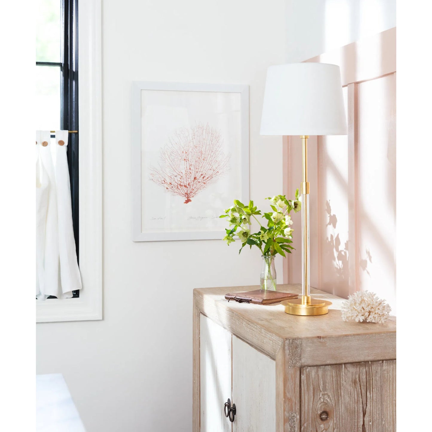 005 SI-2002202 | Lifestyle | Auburn Crystal Buffet Lamp by Regina Andrew in gold leaf. Made from crystal in a modern style.