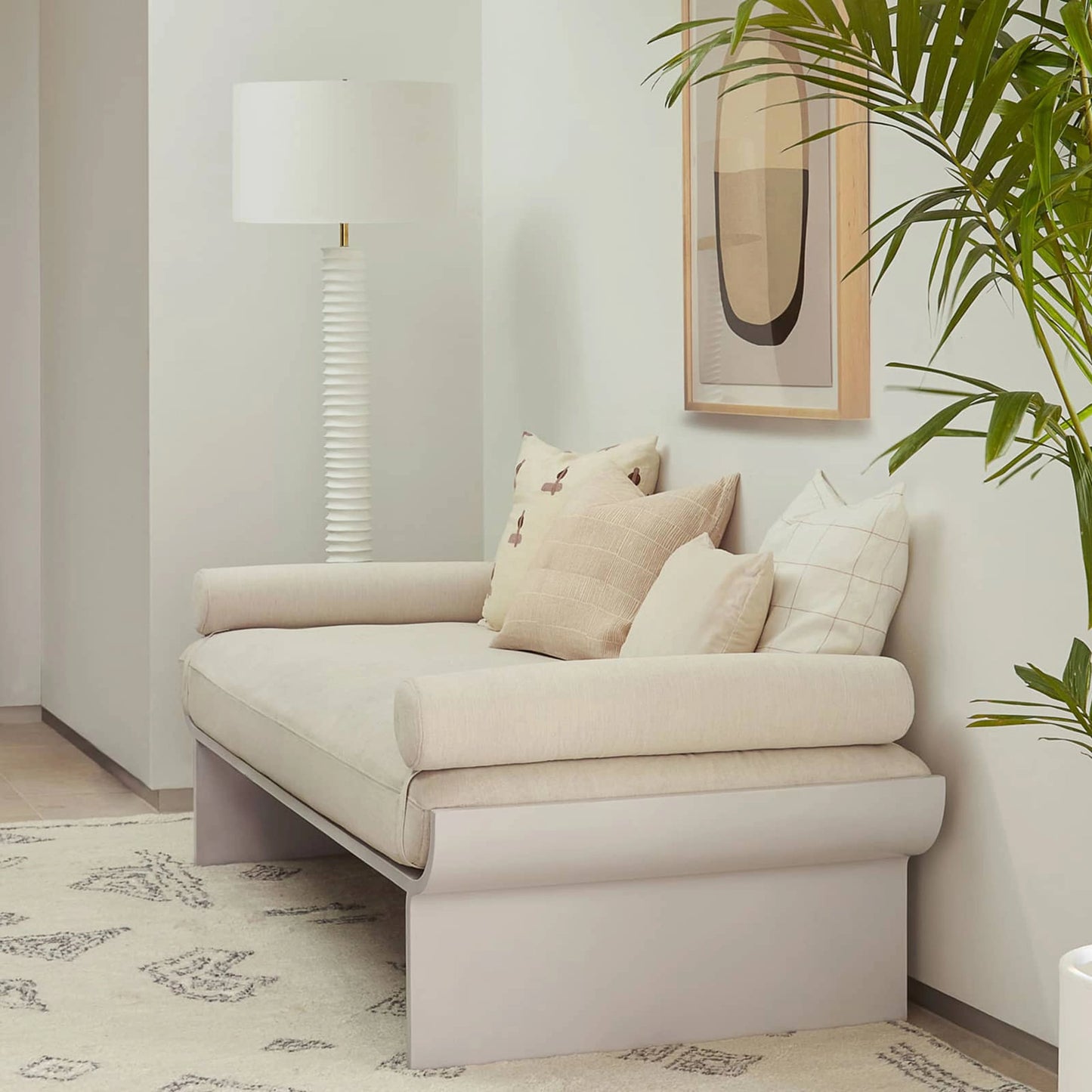 004 SI-1759212 | Lifestyle | Nabu Floor Lamp by Regina Andrew in white. Made from aluminum in a coastal style.