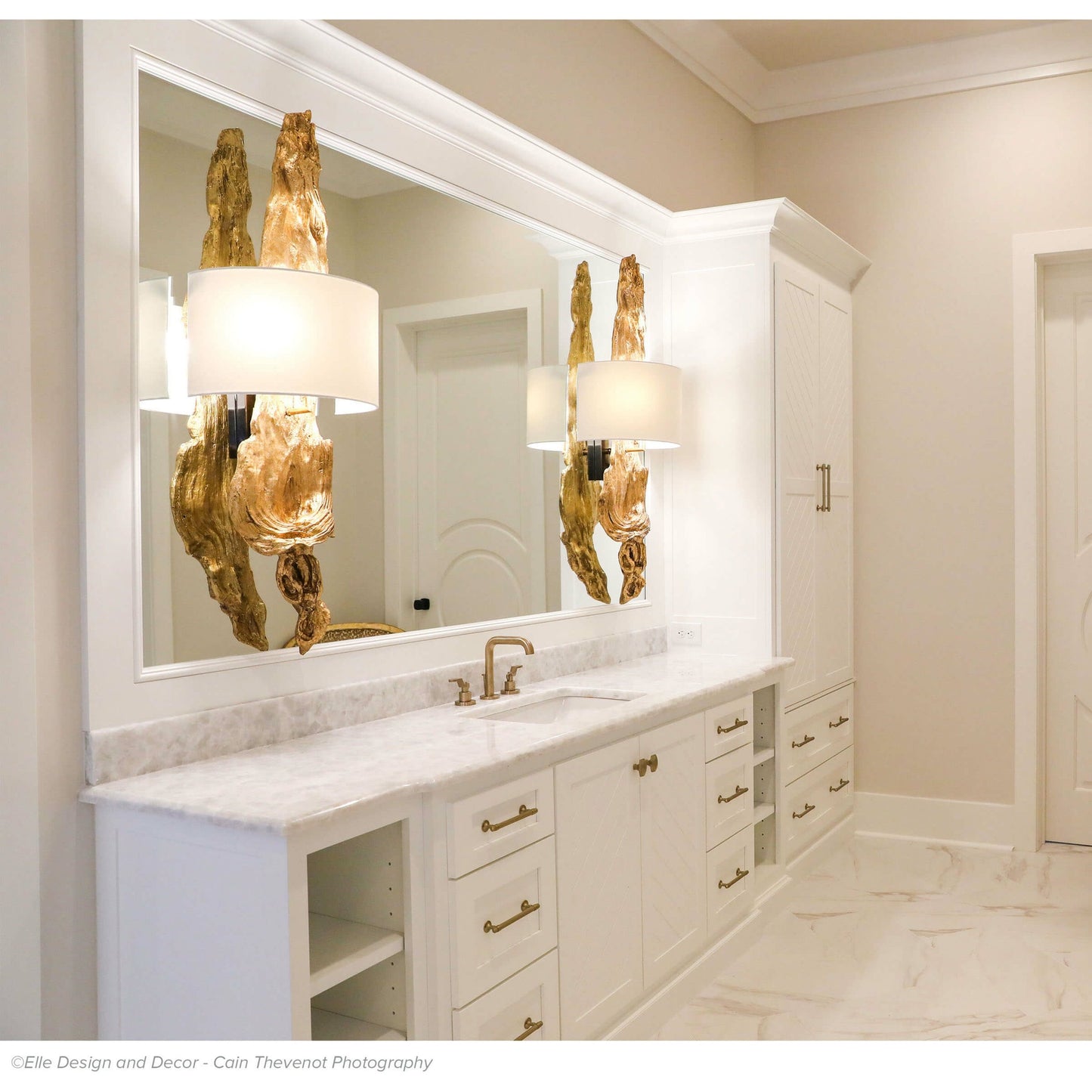 014 S-286864 | Lifestyle | Driftwood Sconce by Regina Andrew. Made from resin in a modern style.
