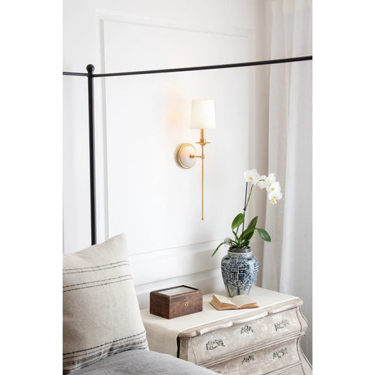 Fisher Sconce Single by Regina Andrew in gold leaf. Made from steel in a modern style.