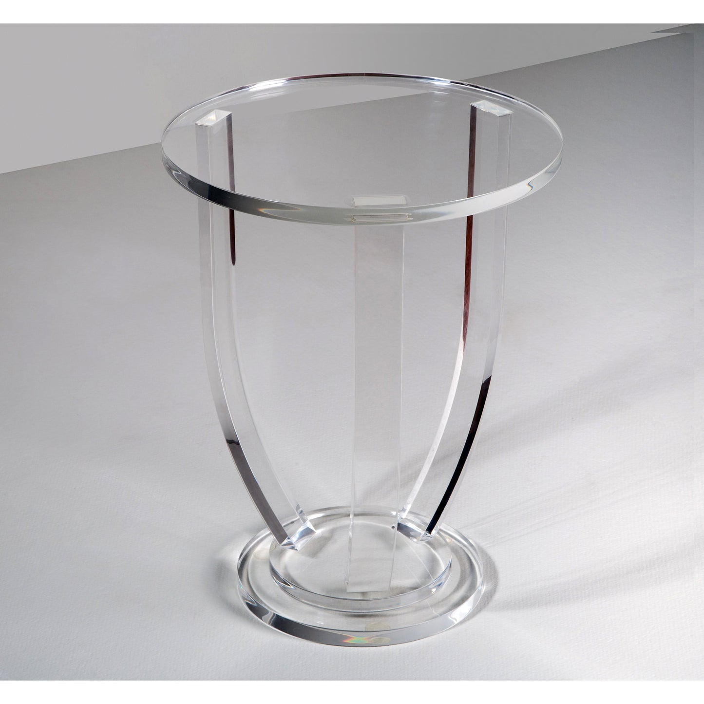 003 S-246246 | Lifestyle | Lila Side Table by Interlude Home in clear. Made from acrylic in a modern style.