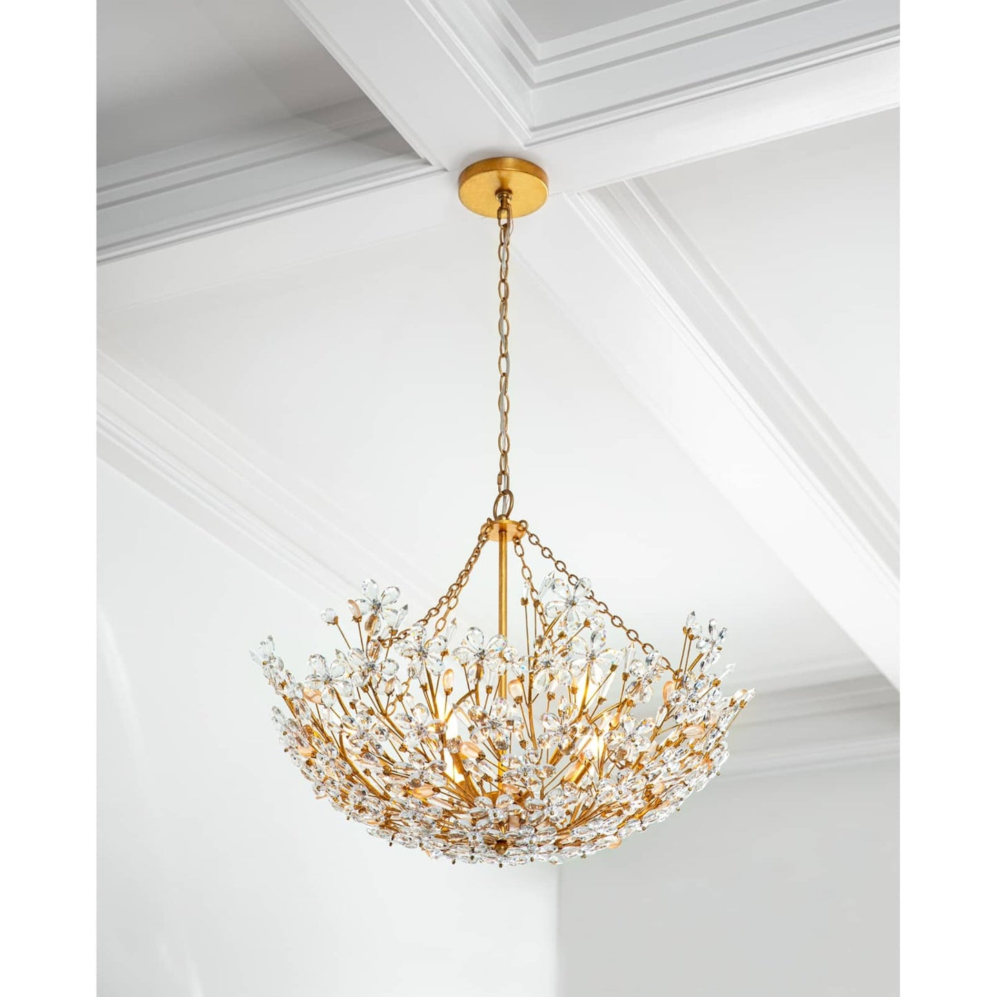 007 S-341531 | Lifestyle | Cheshire Basin Pendant by Regina Andrew in gold and gold leaf. Made from crystal in a cottage & farmhouse style.