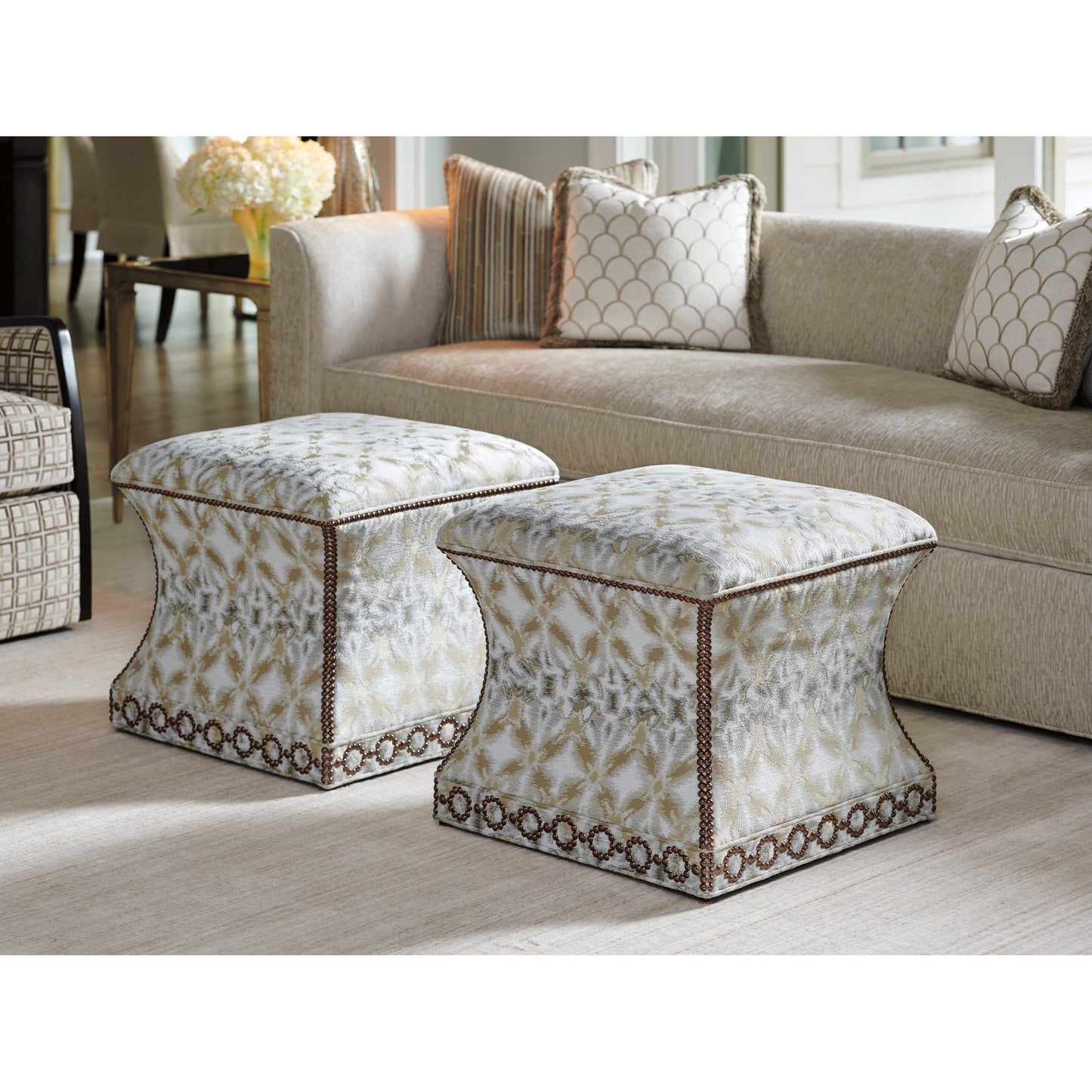 004 SR-835531 | Lifestyle | Merino Ottoman by Lexington. Made from unique in a transitional style.