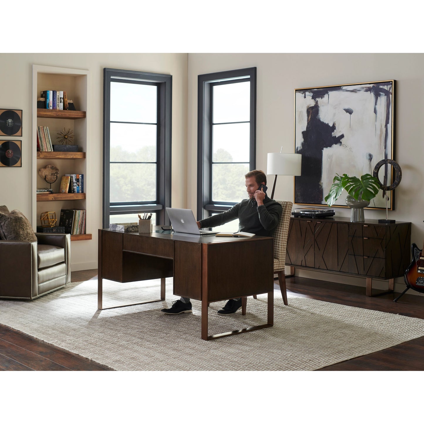 007 SR-835894 | Lifestyle | Structure Desk by Sligh. Made from unique in a transitional style.
