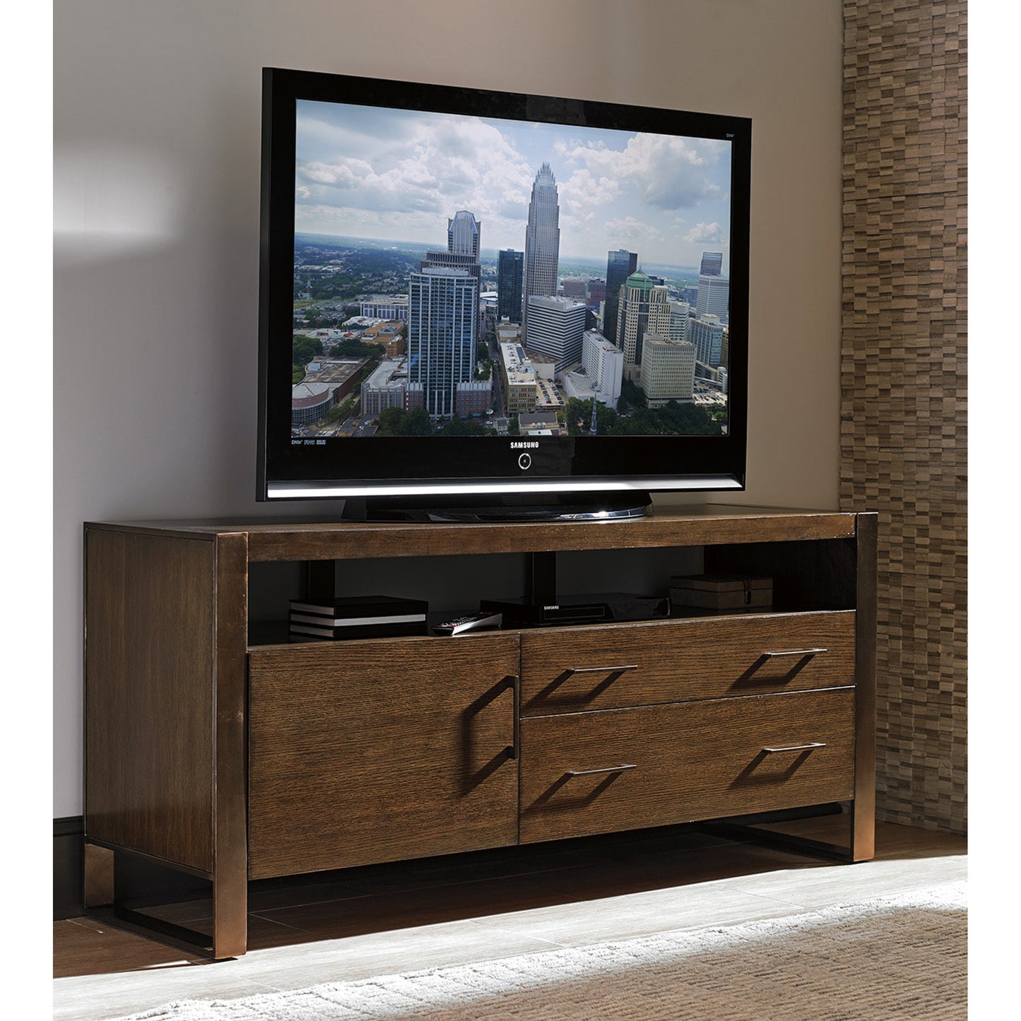 004 SR-835880 | Lifestyle | Paramount Media Console by Sligh. Made from unique in a transitional style.