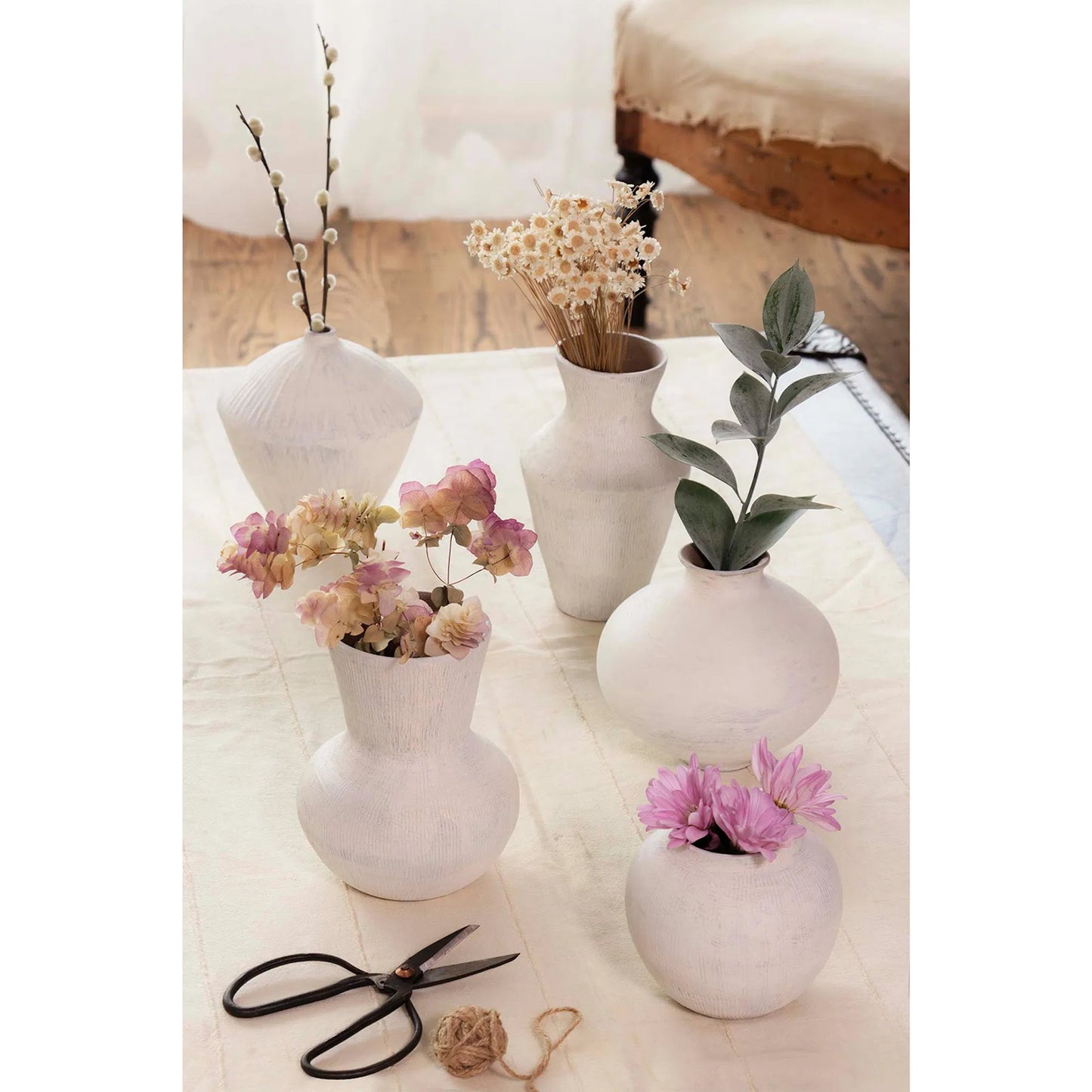 001 SI-2262796 | Lifestyle | Noor Ceramic Vase Set by Regina Andrew in white. Made from ceramic in a modern style.