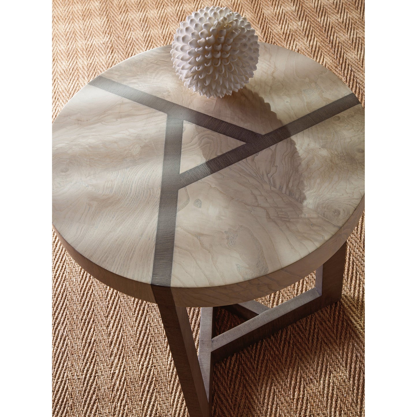 002 SR-834440 | Closeup | Mercury Spot Table by Artistica Home. Made from unique in a modern style.