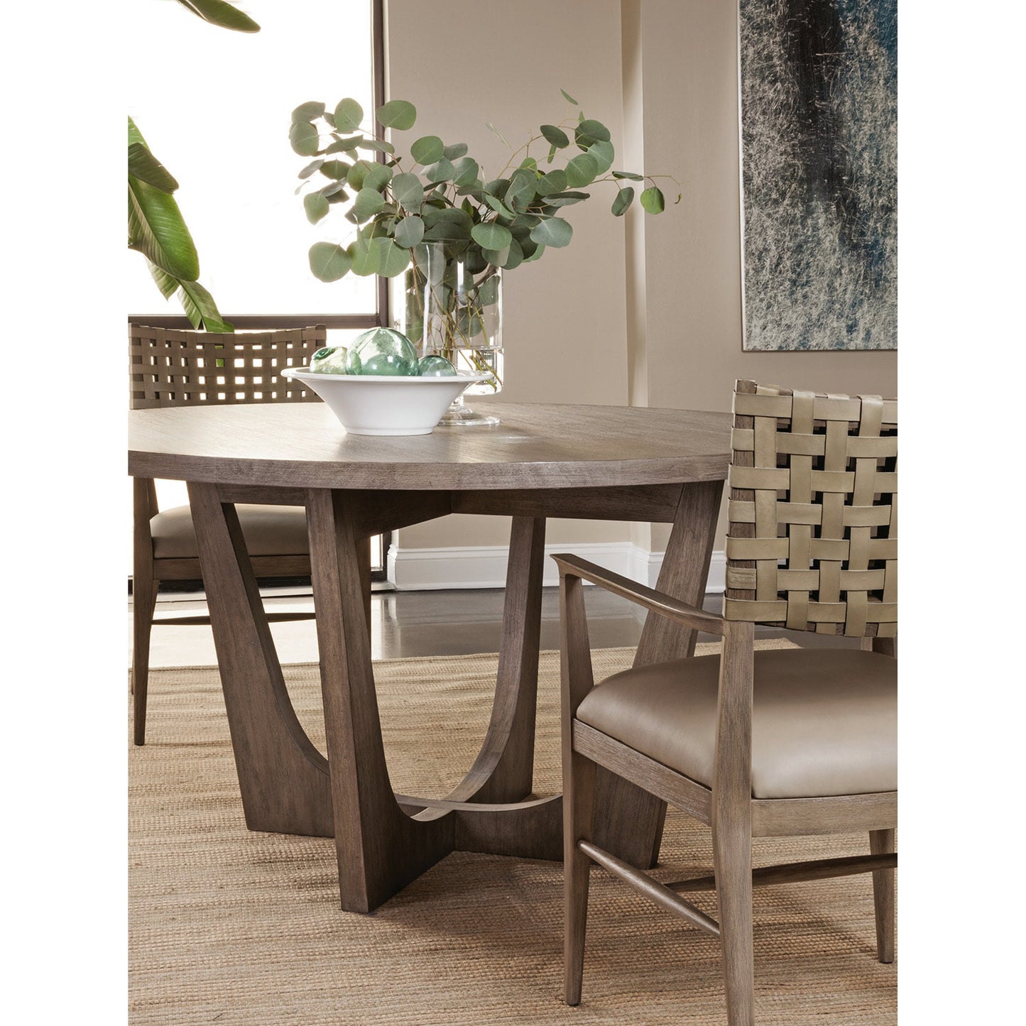 004 SR-834235 | Lifestyle | Brio Round Dining Table by Artistica Home in grigio. Made from unique in a modern style.