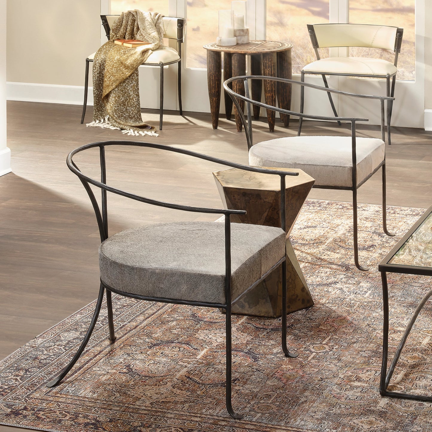 014 SR-819639 | Lifestyle | Crown Side Table by Jamie Young in black. Made from iron sheet in a eclectic & global style.
