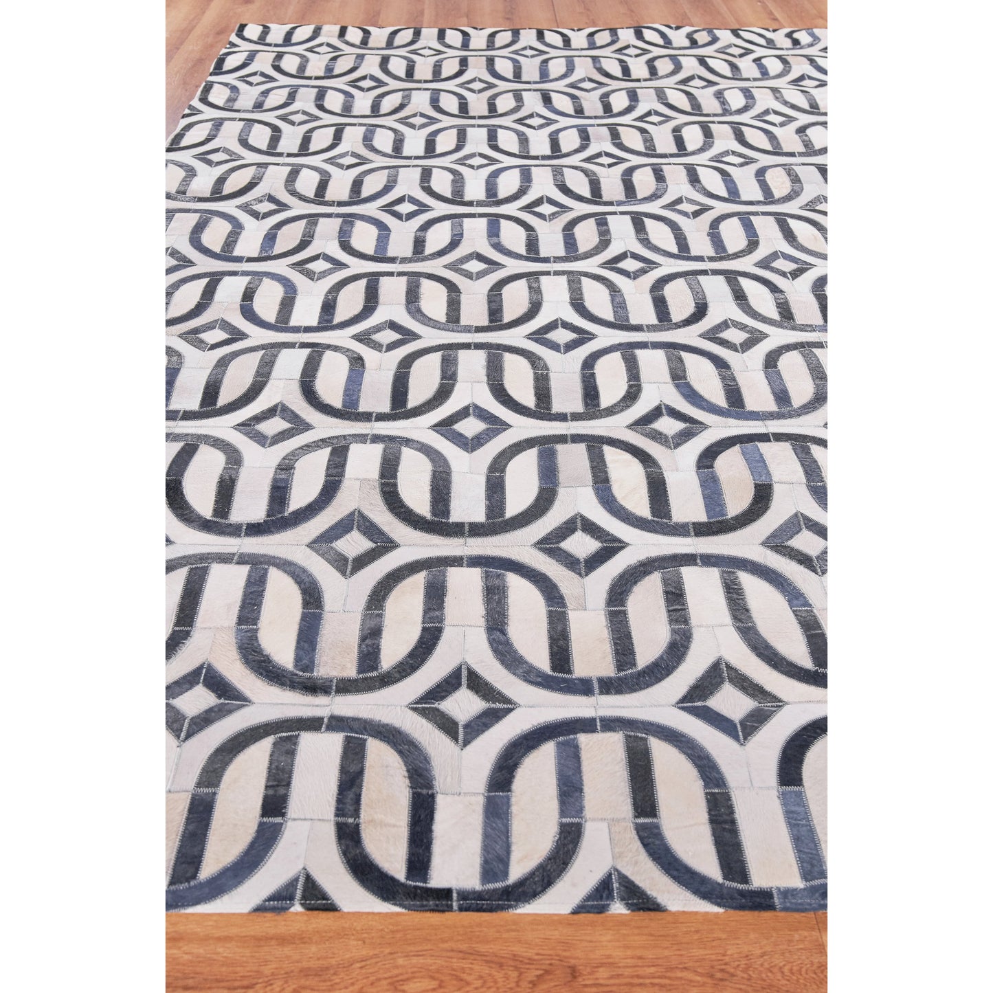 003 SI-1829003,SI-1829004,SI-1829005,SI-1829006,SI-1829007 | Closeup | Natural Hide 2142 Rug by Exquisite Rugs in silver/blue. Made from unique in a unique style.