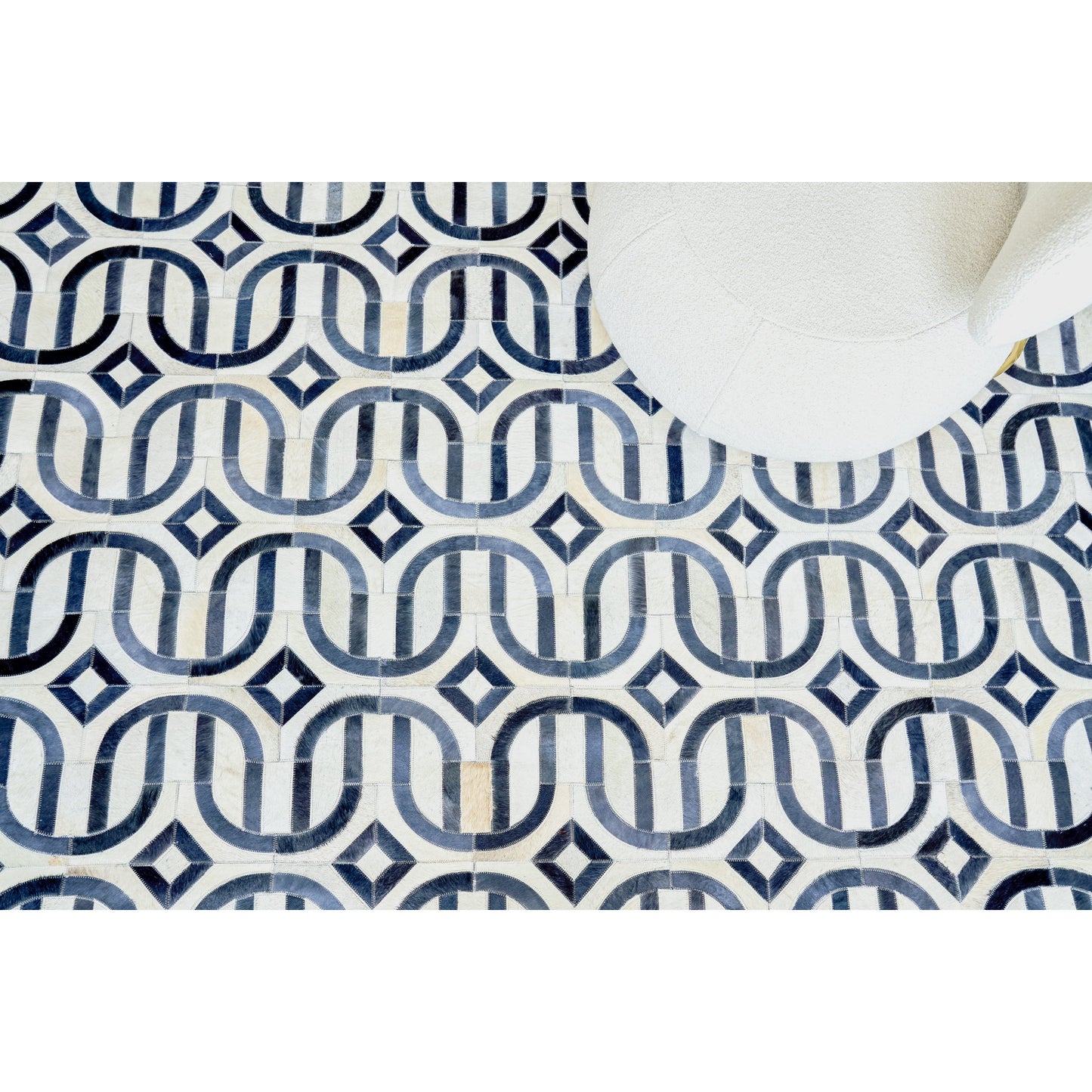 006 SI-1829003,SI-1829004,SI-1829005,SI-1829006,SI-1829007 | Lifestyle | Natural Hide 2142 Rug by Exquisite Rugs in silver/blue. Made from unique in a unique style.