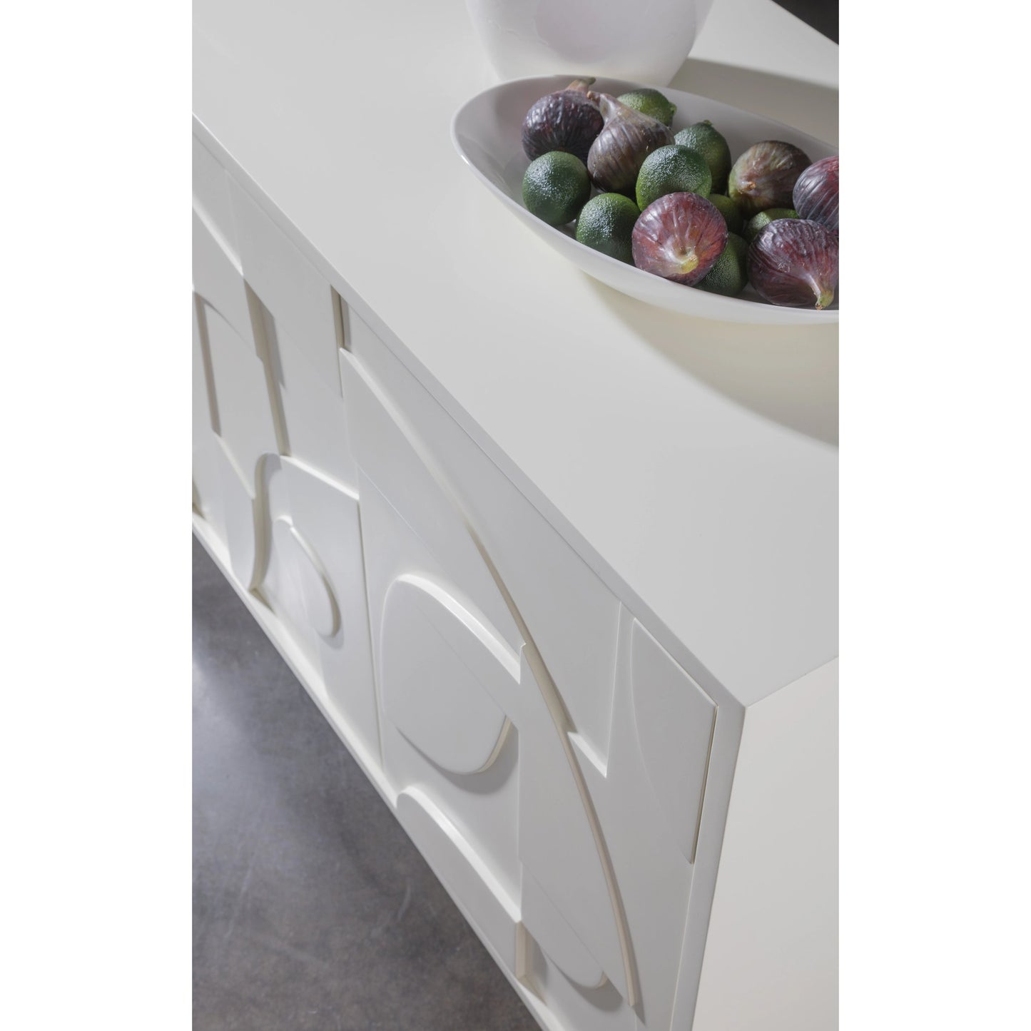 004 SI-2013272 | Closeup | Bardo Media Console by Artistica Home in matte white. Made from unique in a modern style.