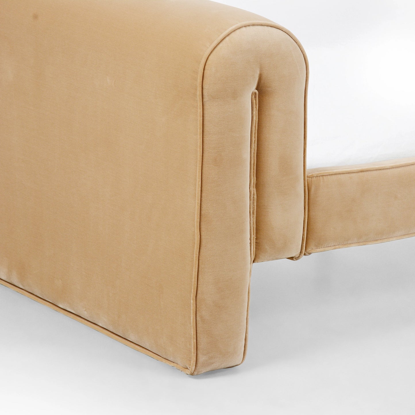 015 SI-1980585 | Additional Silo | Mitchell Bed by Four Hands. Made from unique in a modern style.