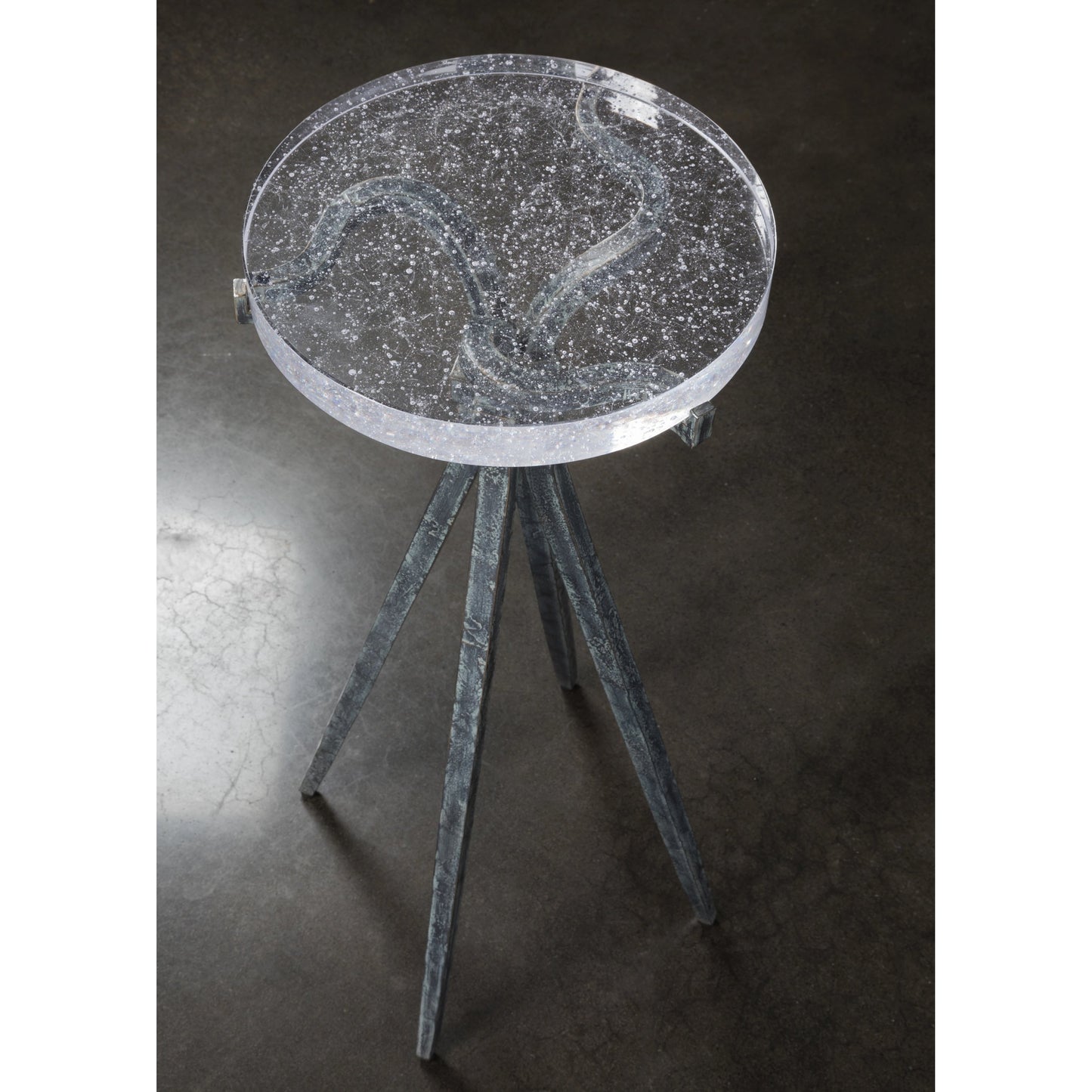 002 SI-2136942 | Closeup | Luna Spot Table by Artistica Home in natural iron. Made from unique in a modern style.