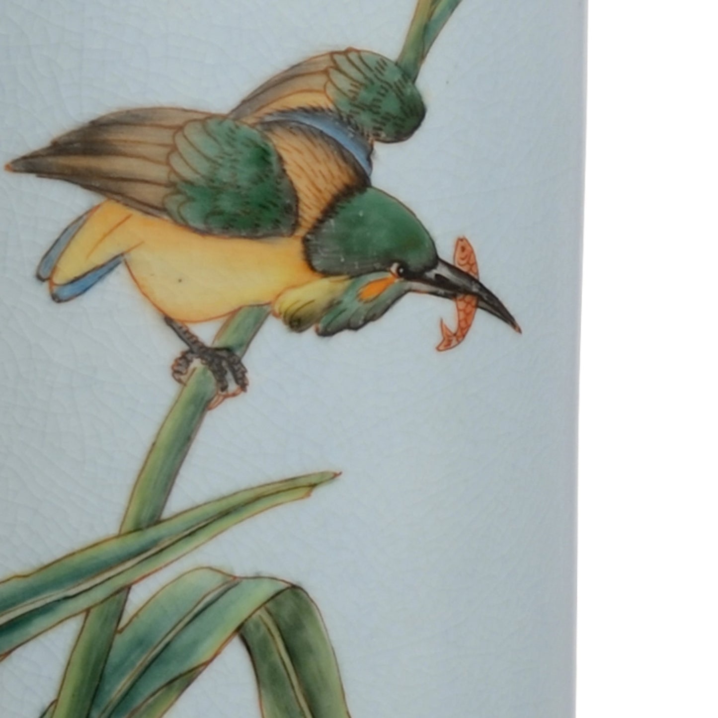 004 SR-386428 | Closeup | Song Bird Lamp by Wildwood in hand painted, gold leaf. Made from porcelain in a transitional style.