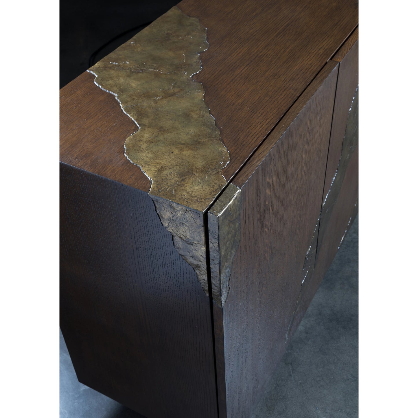 004 SI-2136945 | Closeup | Contango Media Console by Artistica Home in dark brown. Made from unique in a modern style.
