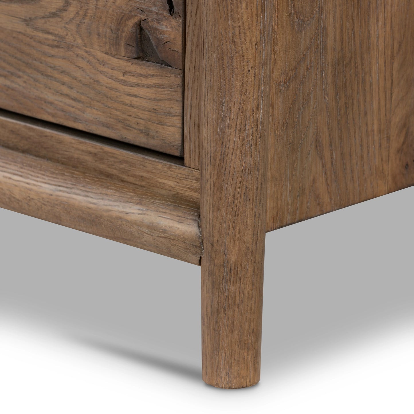 012 SI-2001371 | Additional Silo | Glenview 9 Drawer Dresser by Four Hands in weathered oak. Made from thick oak veneer, solid oak in a modern style.