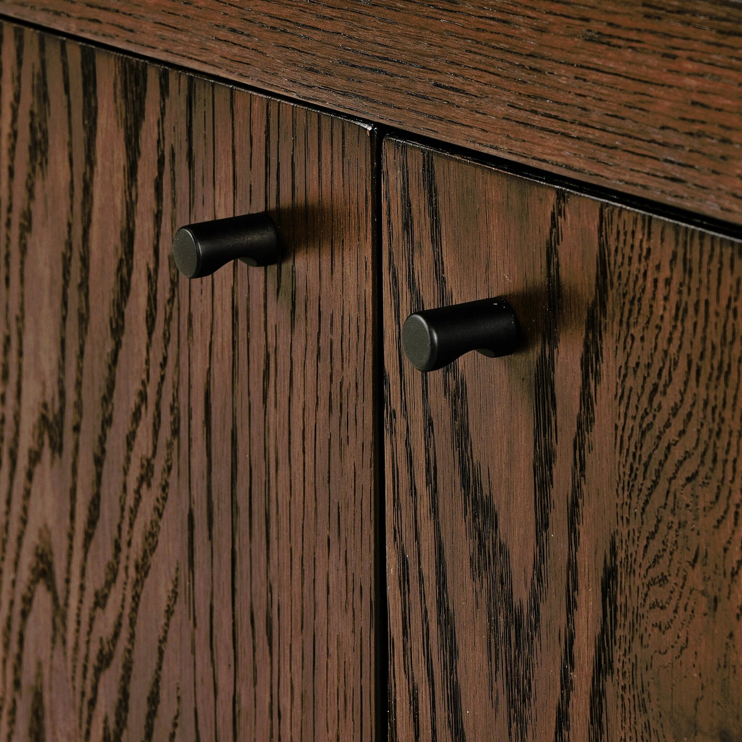 009 SI-2158555 | Closeup | Torrington Media Console by Four Hands in umber oak, umber oak veneer and umber oak. Made from resawn oak, oak veneer in a modern style.