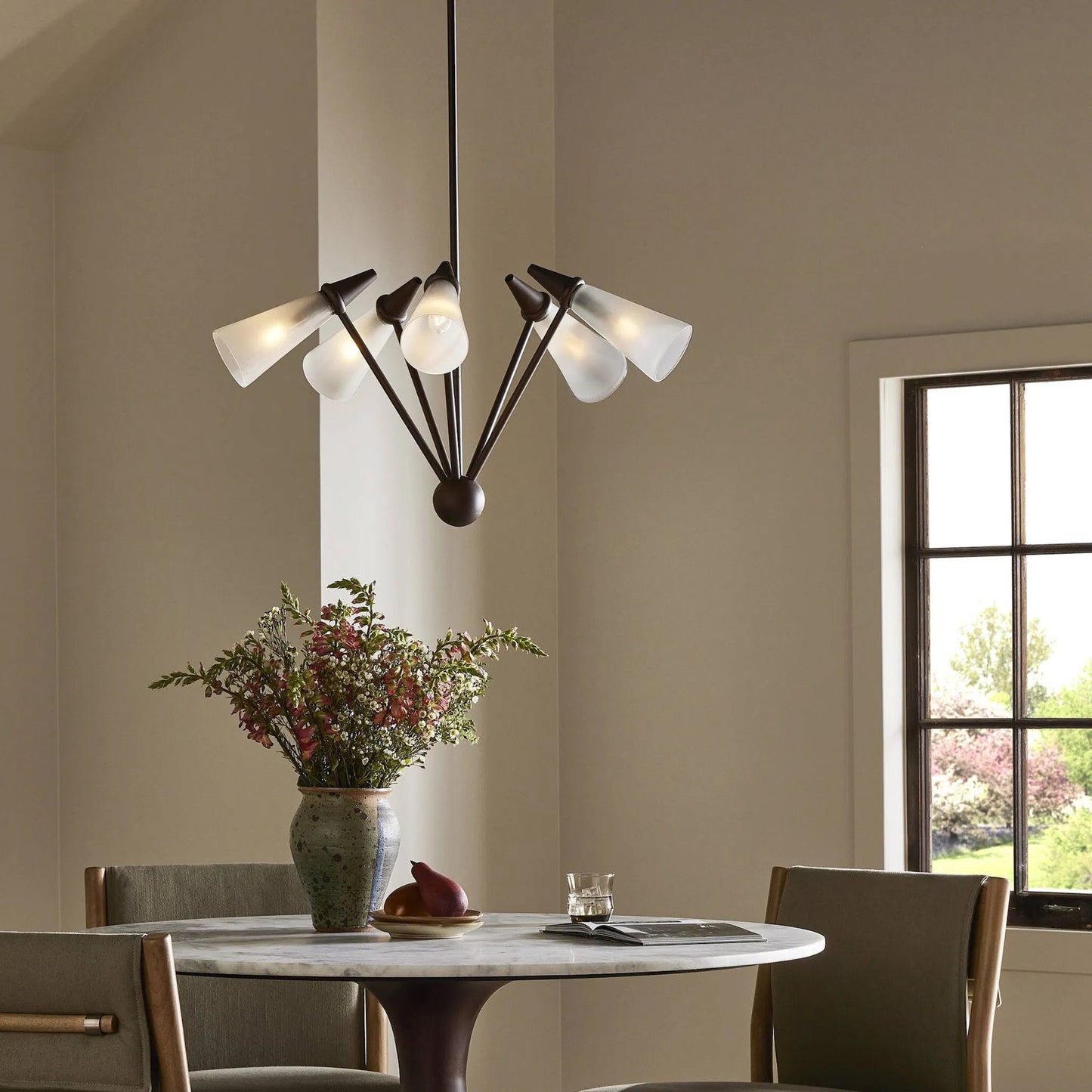 007 SI-2513284 | Lifestyle | Ludwig Chandelier by Four Hands in rust, frosted glass. Made from iron, glass in a modern style.