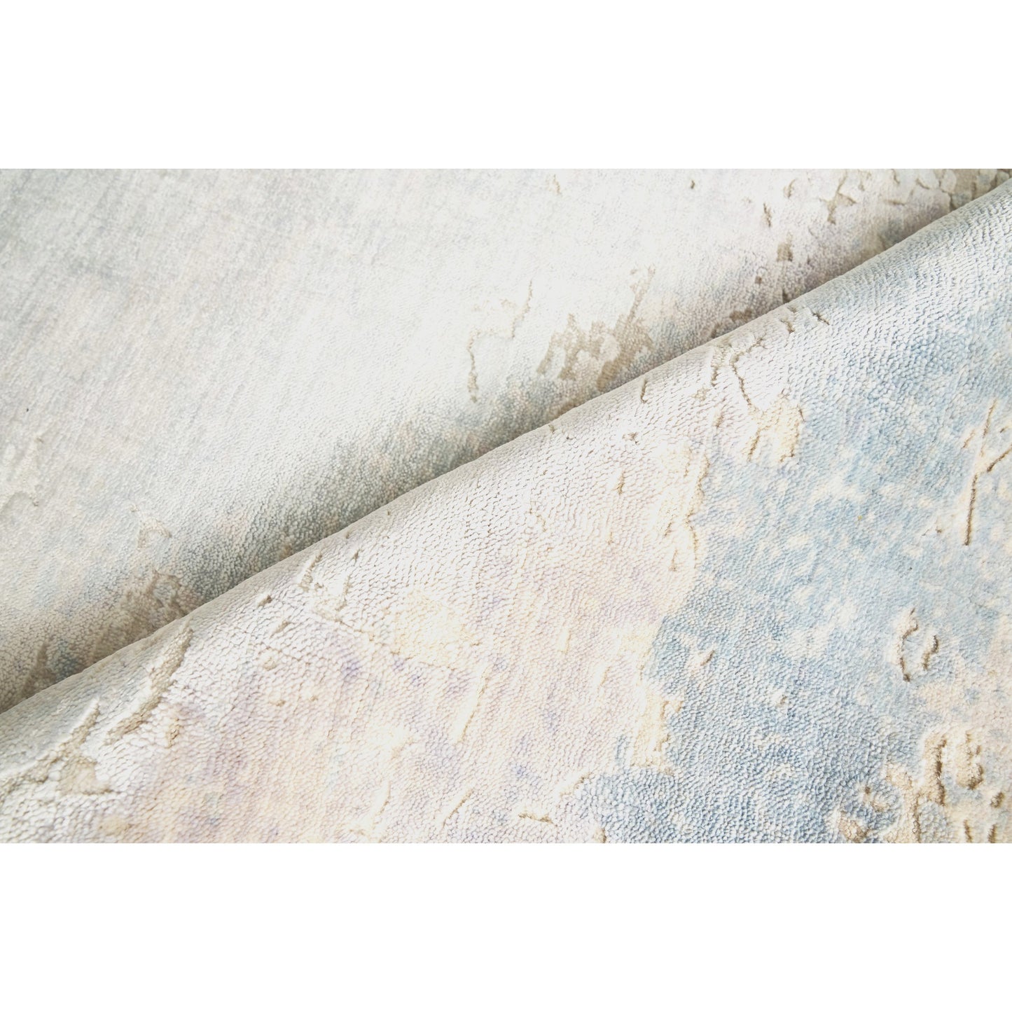 005 SI-1829377 | Lifestyle | Reflections Rug - Light Beige, Blue by Exquisite Rugs in light beige, blue. Made from bamboo silk in a unique style.