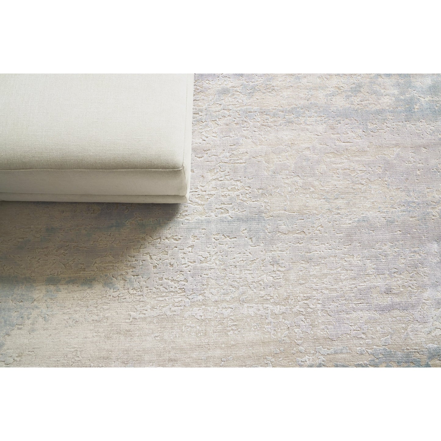 007 SI-1829377 | Lifestyle | Reflections Rug - Light Beige, Blue by Exquisite Rugs in light beige, blue. Made from bamboo silk in a unique style.