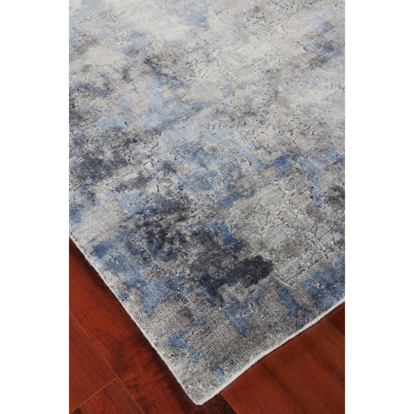 006 SI-1829402,SI-1829403 | Lifestyle | Reflections Rug - Silver, Blue by Exquisite Rugs in silver, blue. Made from bamboo silk in a unique style.