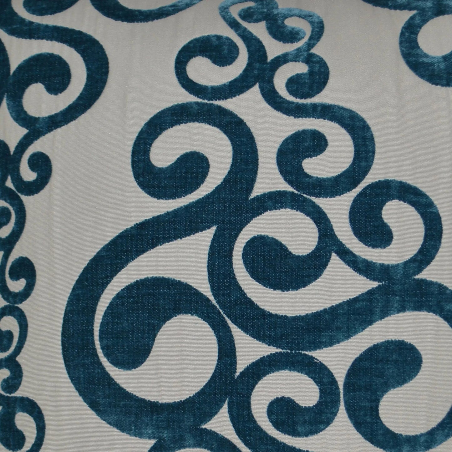 003 SI-2381283 | Closeup | Harpo Pillow by DV Kap Home. Made from 75% polyester, 22% acrylic, 3% viscose in a traditional style.