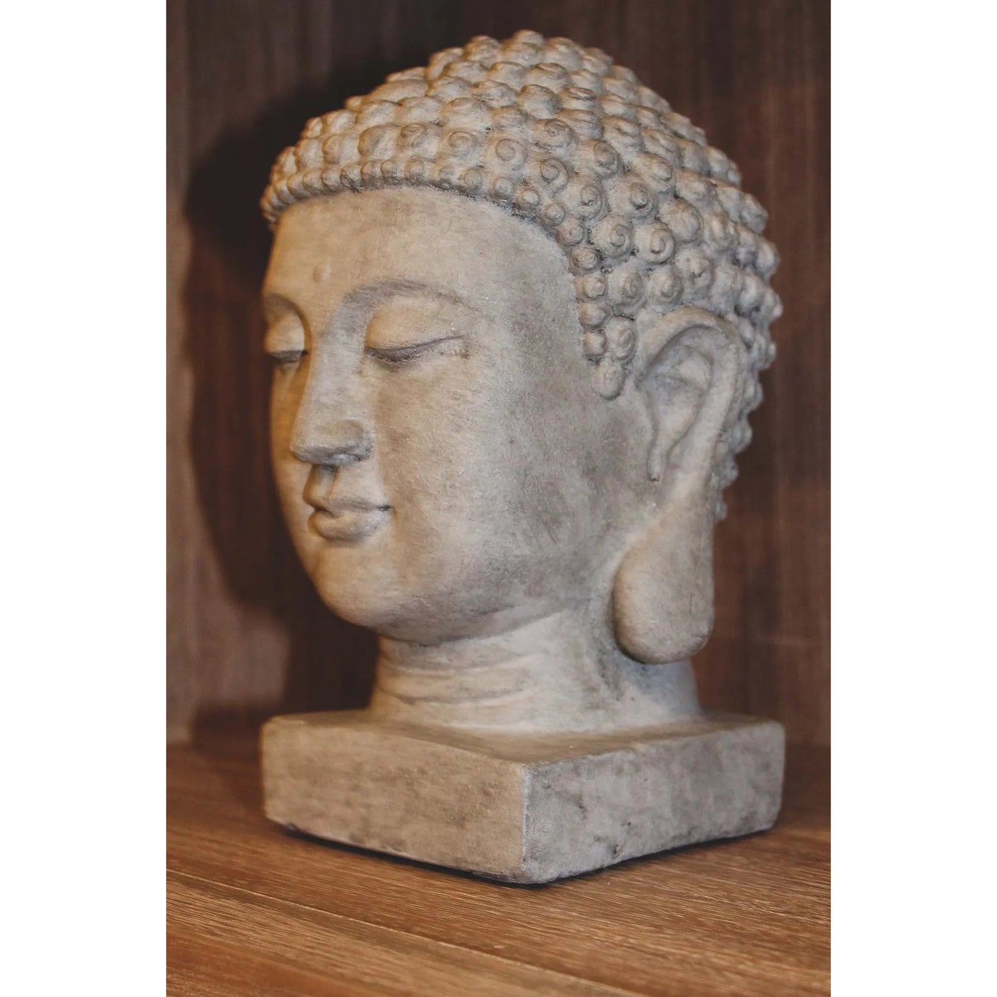 003 SI-2004363 | Lifestyle | Patio Buddha Head by LH Imports in light grey. Made from ficonstone ash grey in a modern style.
