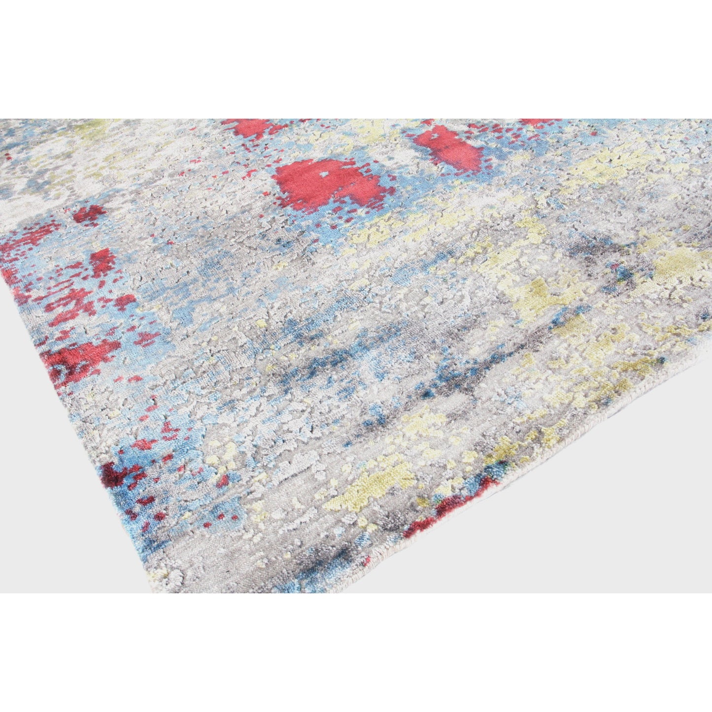 002 SI-1829404,SI-1829406,SI-1829407,SI-1829408 | Closeup | Reflections Rug - Ivory, Blue, Red by Exquisite Rugs in ivory, blue, red. Made from bamboo silk in a unique style.