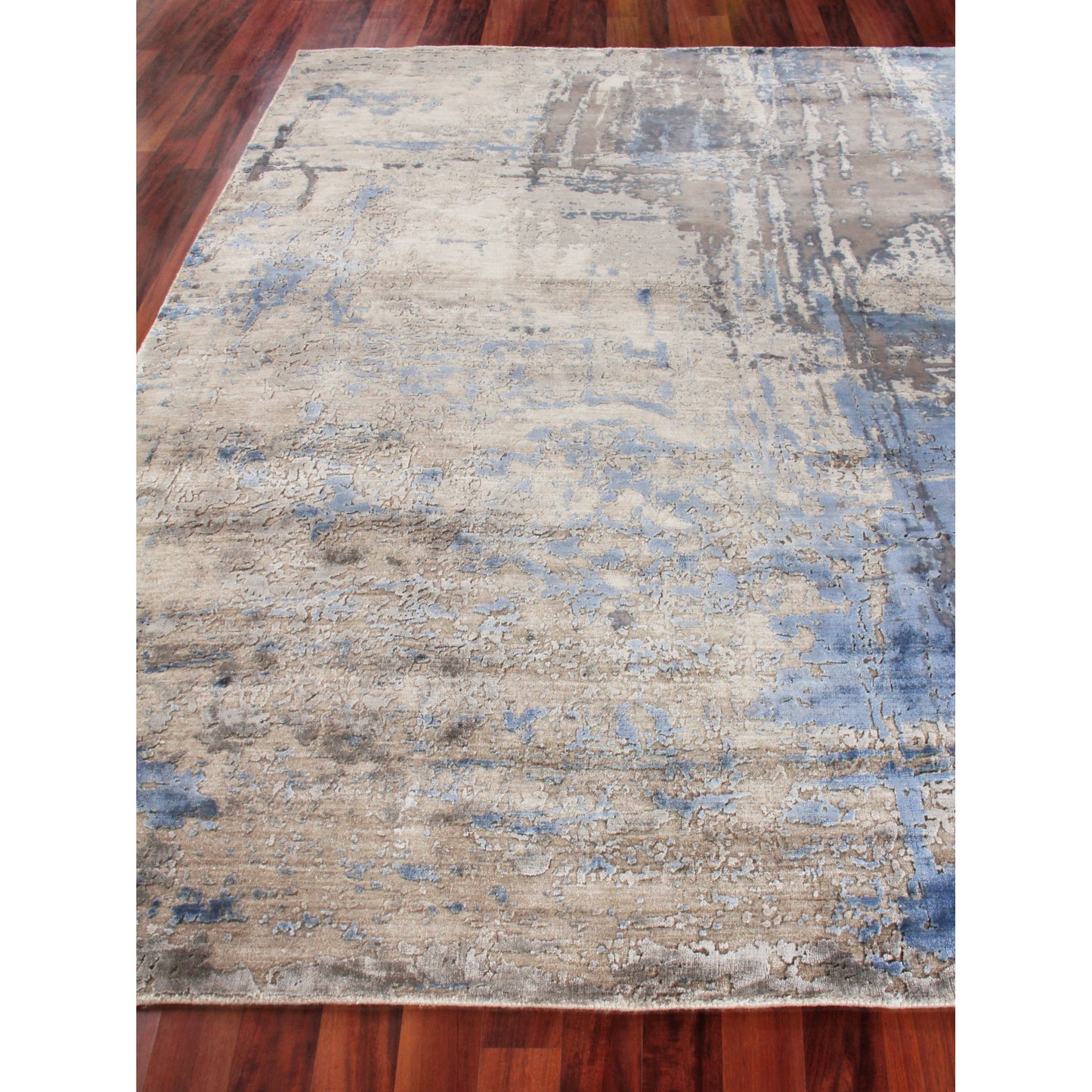 003 SI-1829409,SI-1829412,SI-1829413 | Closeup | Reflections Rug - Beige, Blue by Exquisite Rugs in beige, blue. Made from bamboo silk in a unique style.