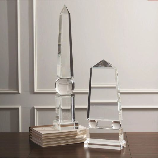 Crystal Obelisk by Global Views. Made from crystal in a modern style.