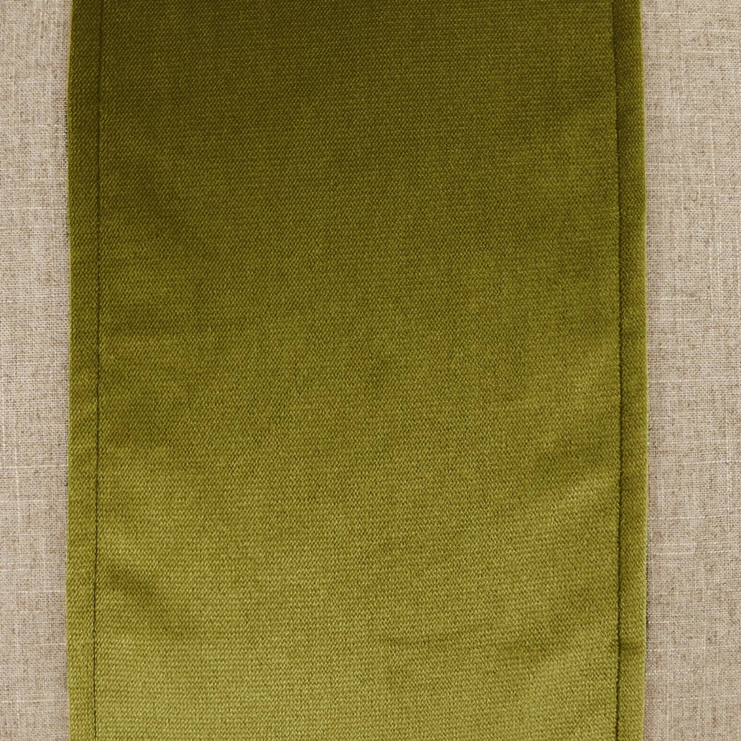 001 SI-2381454 | Closeup | Jefferson Pillow by DV Kap Home. Made from 55% linen, 45% viscose in a transitional style.